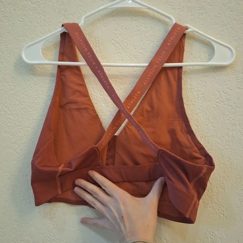 Athleta x Allyson Felix Legend V-Neck Bra medium  D-DD